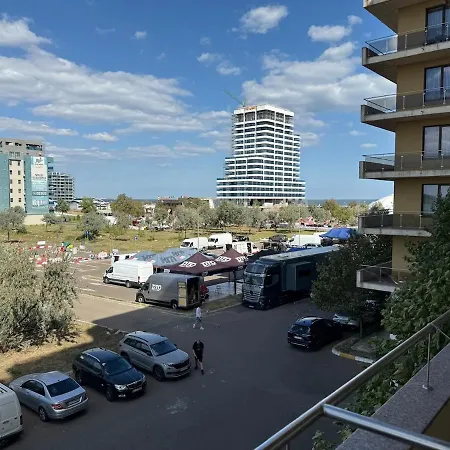 Summerland Flat * Mamaia