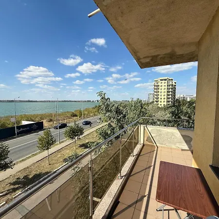 Summerland Flat Apartment Mamaia